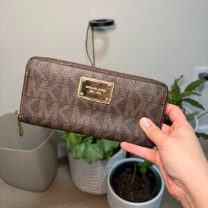 Michael Kors Jet Set Travel Continental Wallet